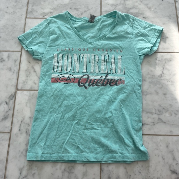 Gildan Teal Montreal Quebec Graphic Tee - Picture 1 of 2